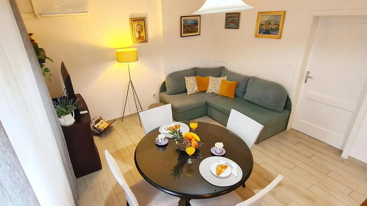 Apartment Sara Poljud Split
