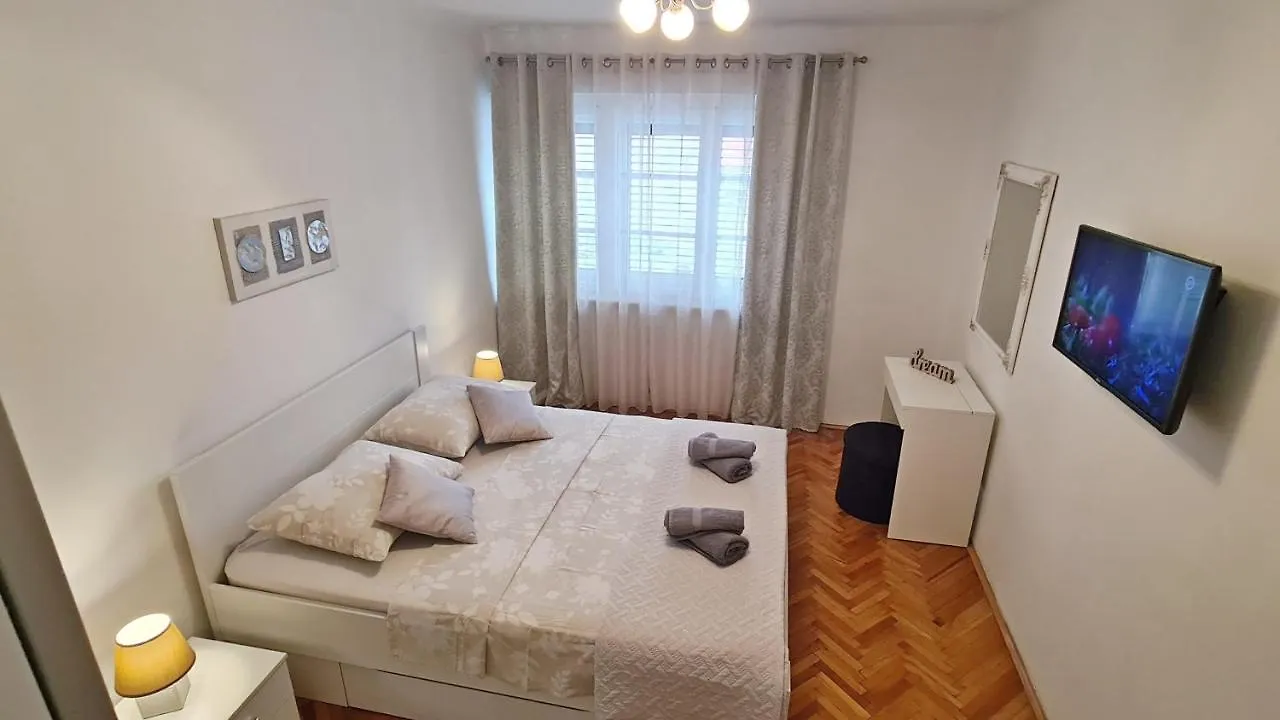 Apartment Sara Poljud Split